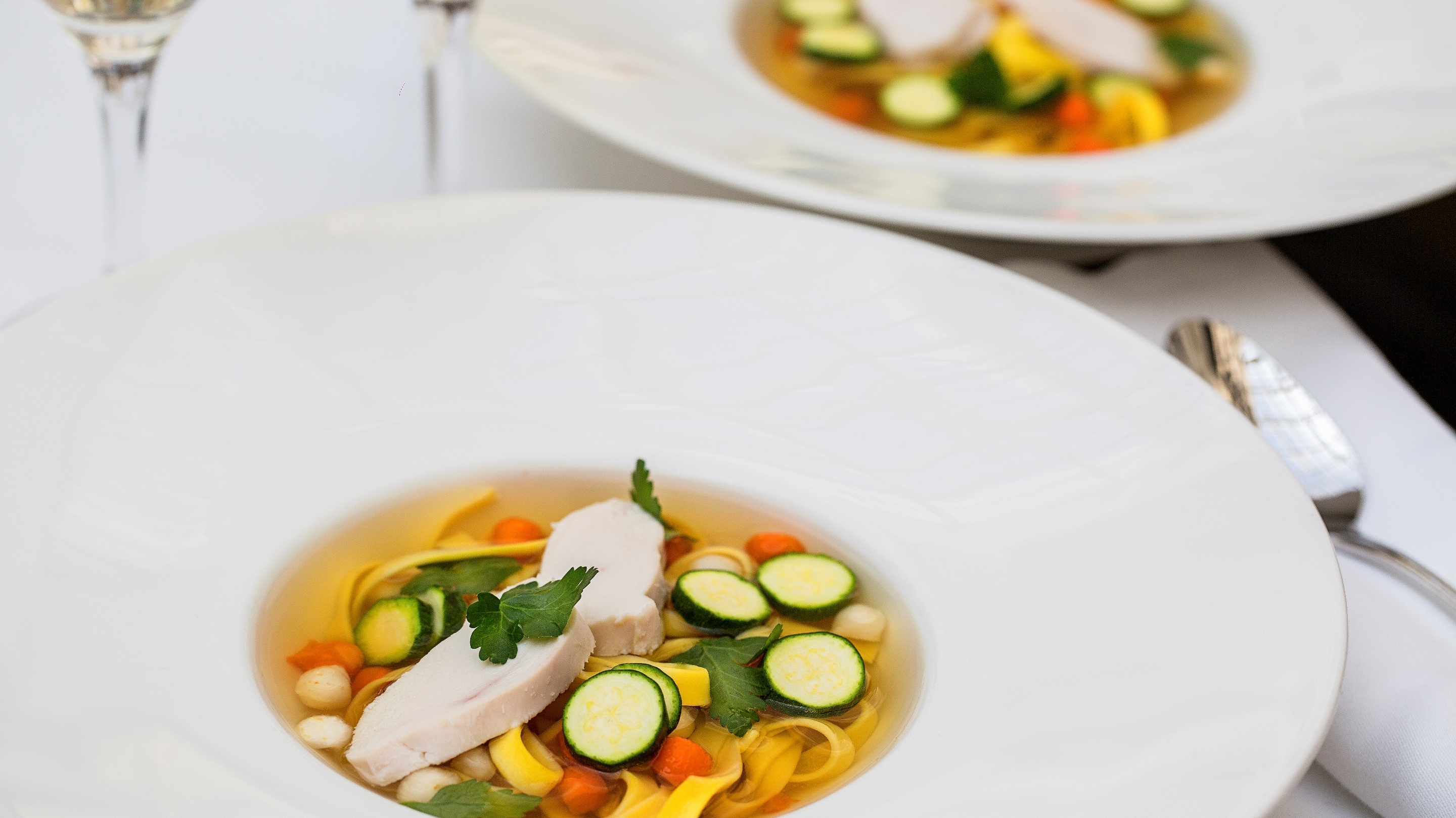 Restauracja The Olive w Sheraton Grand Krakow - bulion