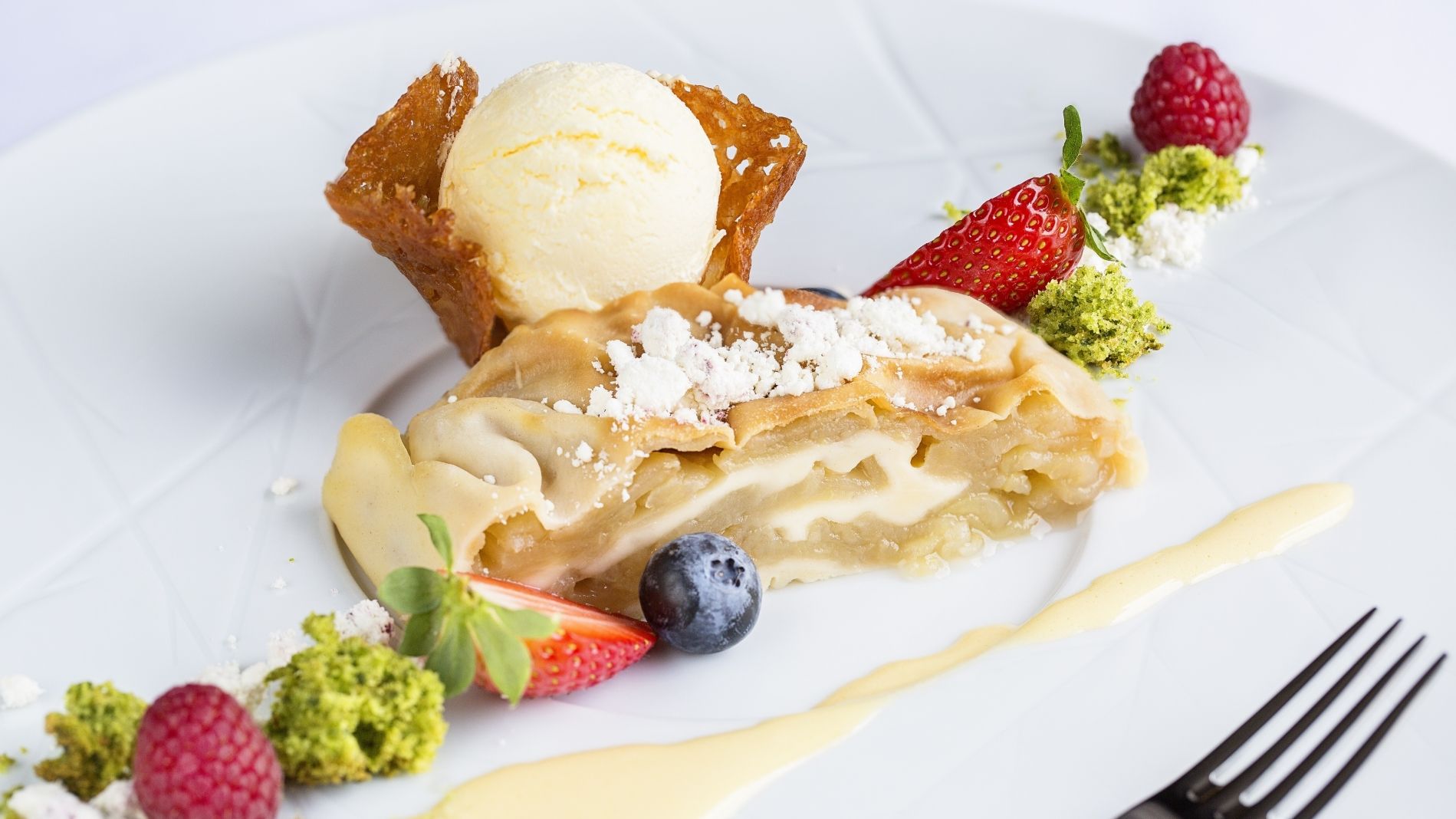 The Olive Restaurant at Sheraton Grand Krakow - Dessert - apple strudel