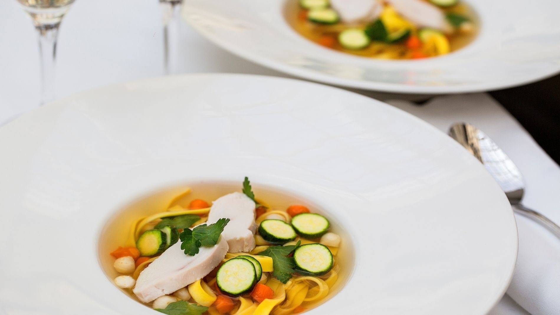 Restauracja The Olive w Sheraton Grand Krakow - bulion